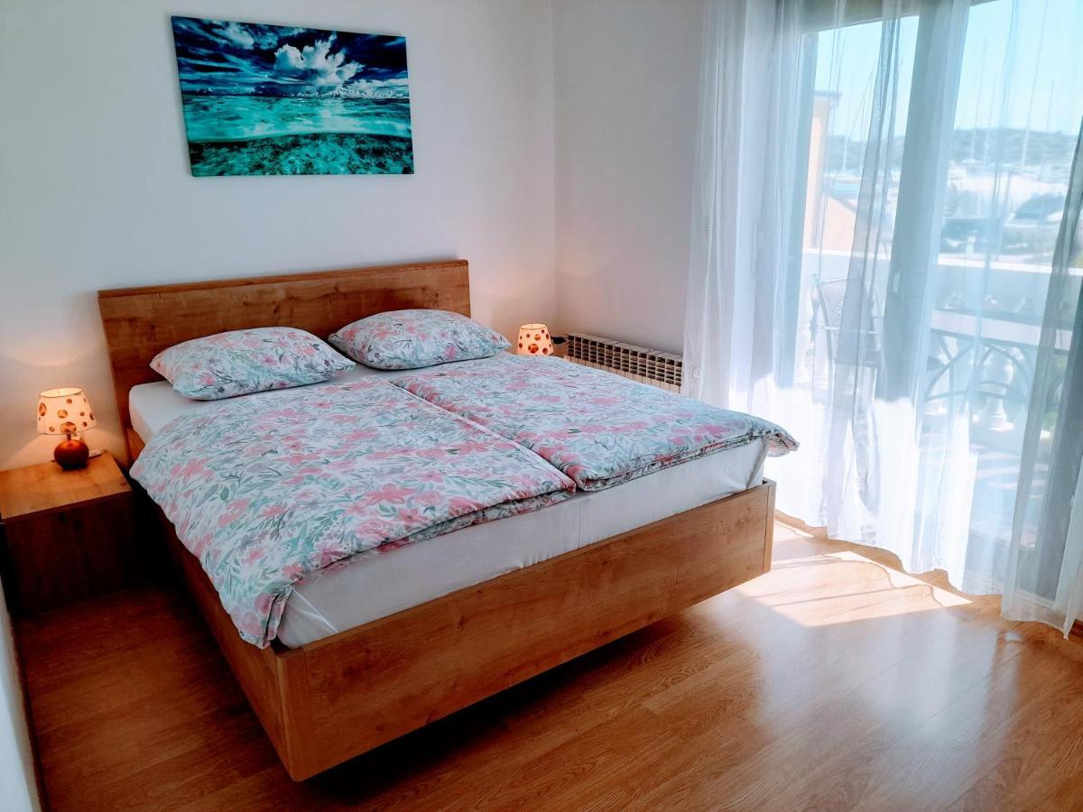 Apartments Tiho&Marija Tribalj エクステリア 写真